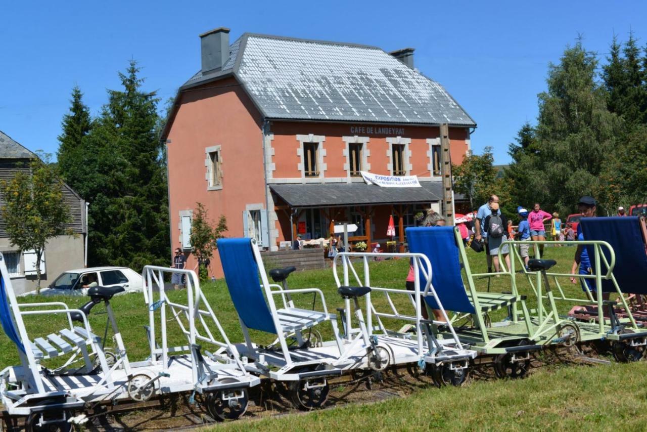 gite chez Régine Marcenat  Esterno foto